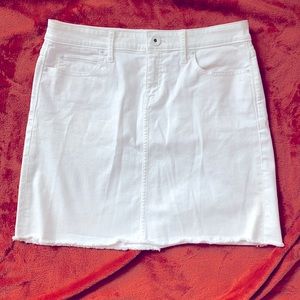 Vineyard Vines Raw Hem White Denim Skirt